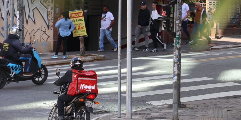 votacao-de-vinculo-entre-motoristas-e-apps-sera-em-30-dias,-diz-fachin