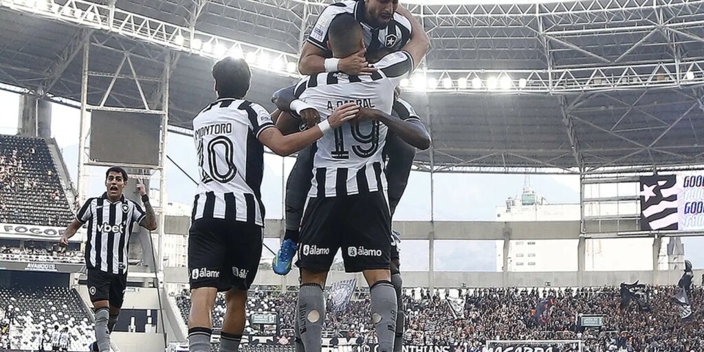 botafogo-vence-corinthians-pelo-brasileirao-com-tres-de-arthur-cabral