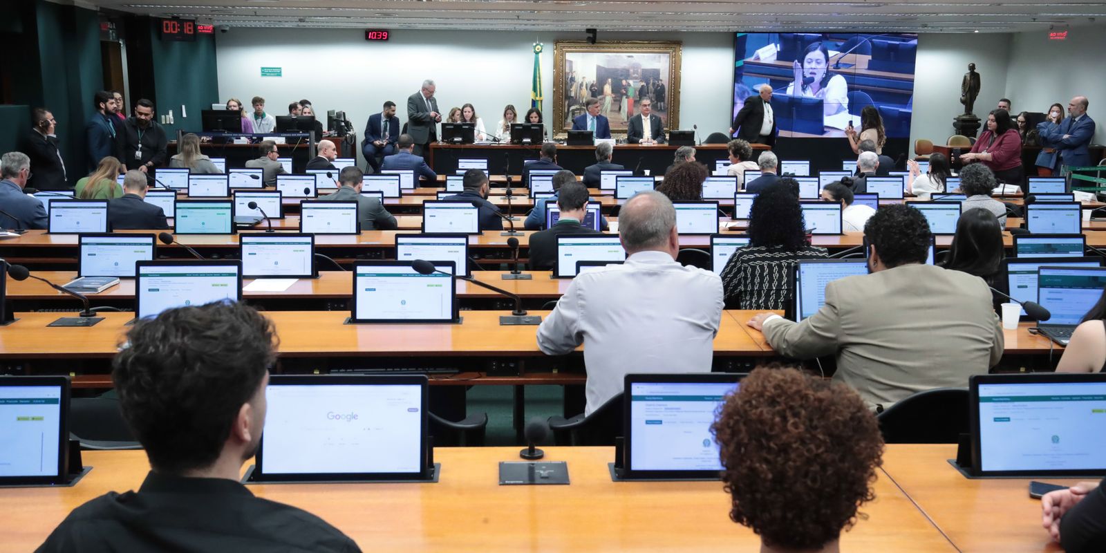 comissao-da-camara-aprova-reducao-da-maioridade-penal-para-16-anos