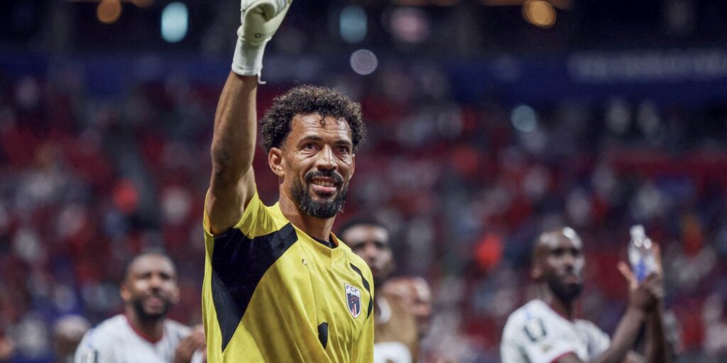 goleiro-vozinha-brilha-contra-a-espanha-e-vira-destaque-na-copa