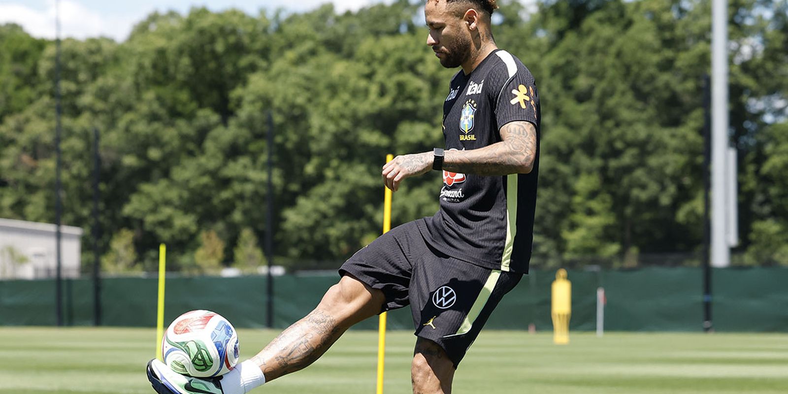 neymar-volta-a-treinar-com-a-selecao-a-2-dias-do-jogo-contra-o-haiti