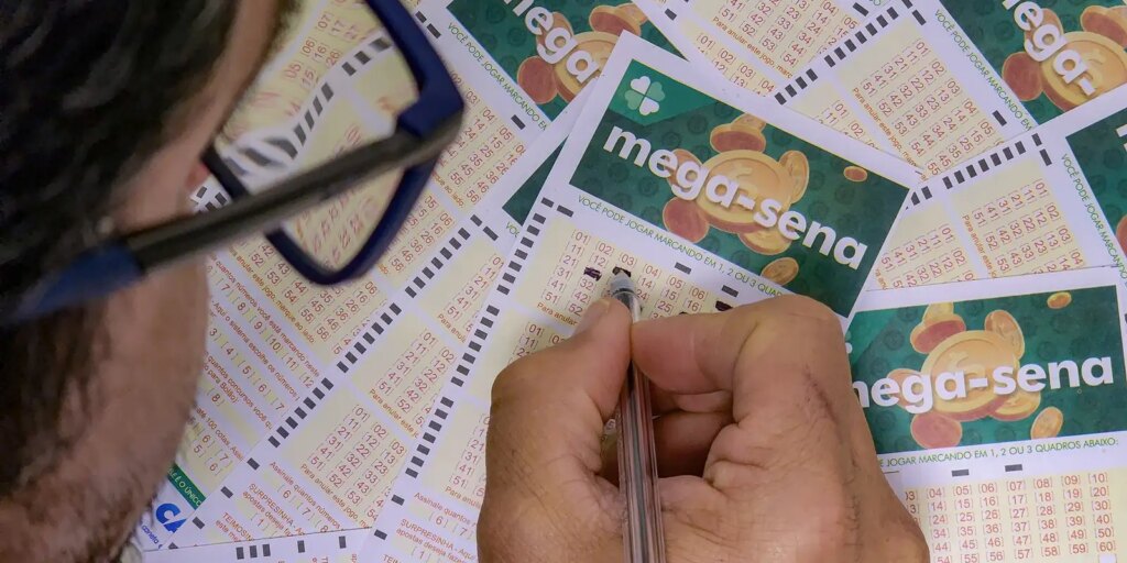 mega-sena-acumula-e-premio-principal-vai-para-r$-33-milhoes