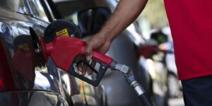 governo-adia-reuniao-que-pode-aumentar-etanol-na-gasolina-para-32%