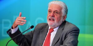 pf-intima-jaques-wagner-a-depor-sobre-investigacoes-do-banco-master