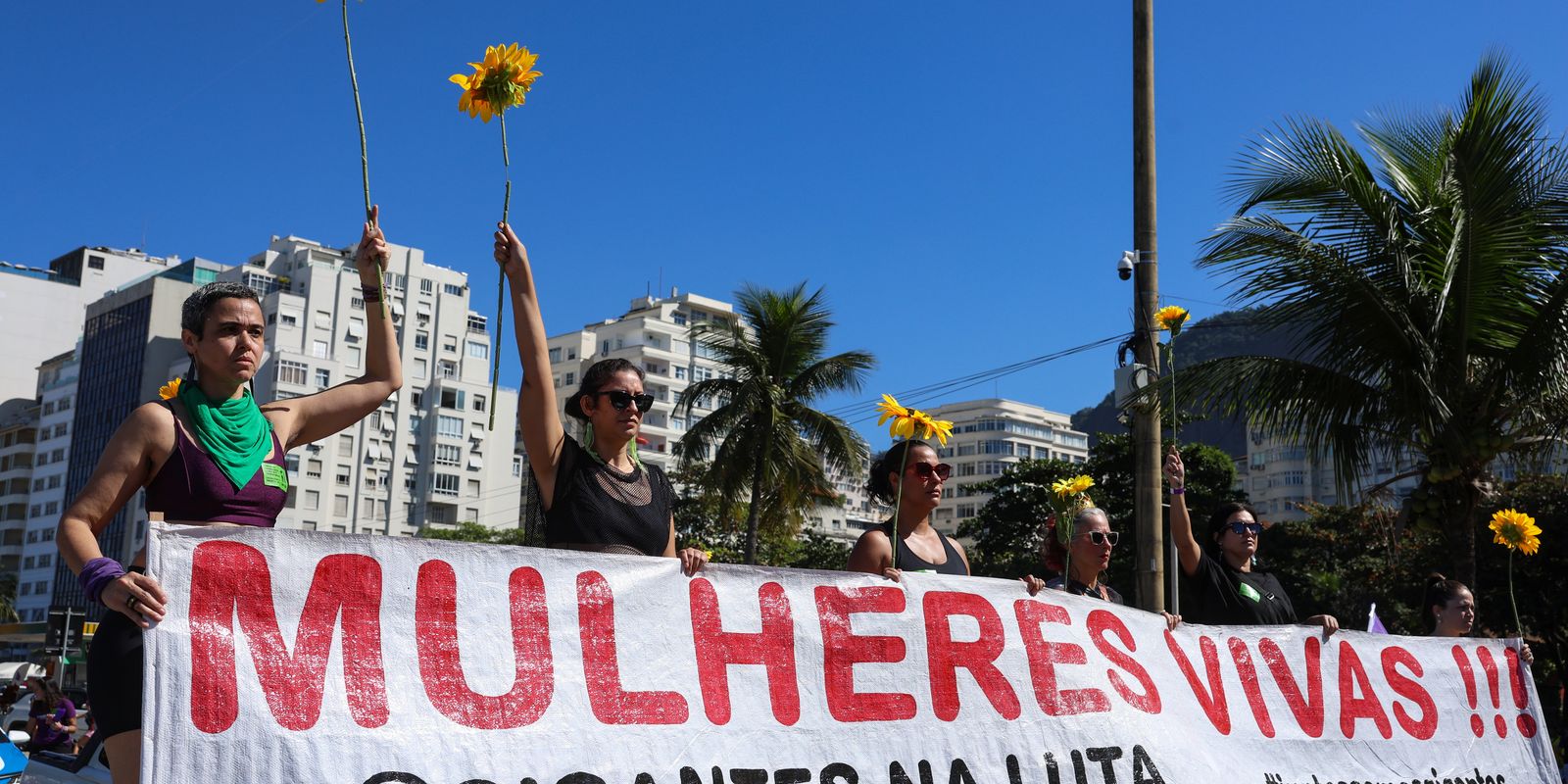 mulheres-vao-as-ruas-pela-votacao-do-pl-da-misoginia