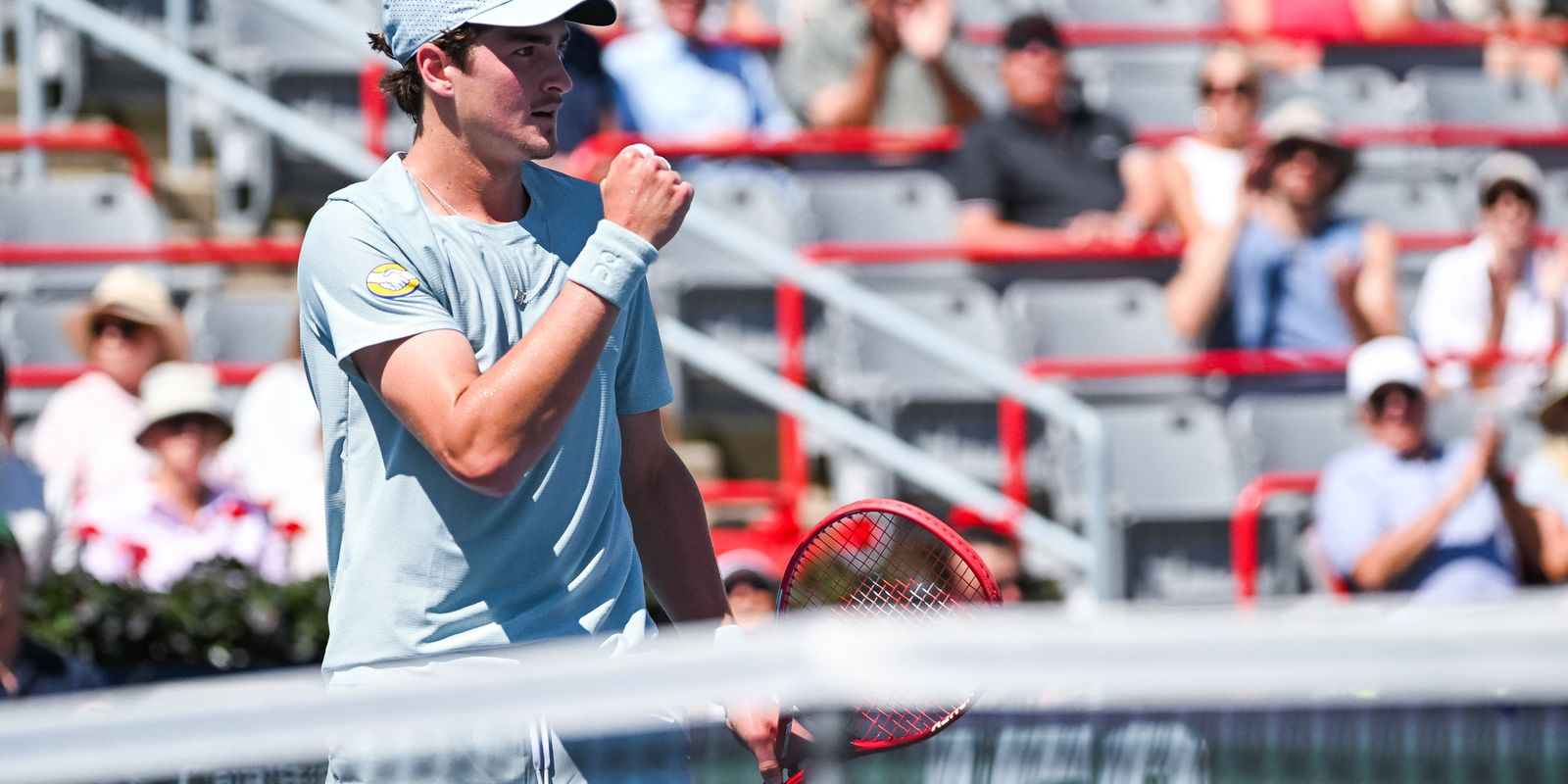 joao-fonseca-supera-tsitsipas-na-estreia-do-masters-1000-de-montreal