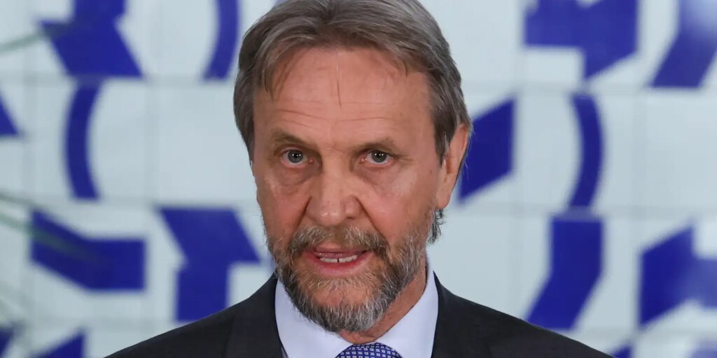apos-avc-isquemico,-lider-do-pt-na-camara-continua-internado