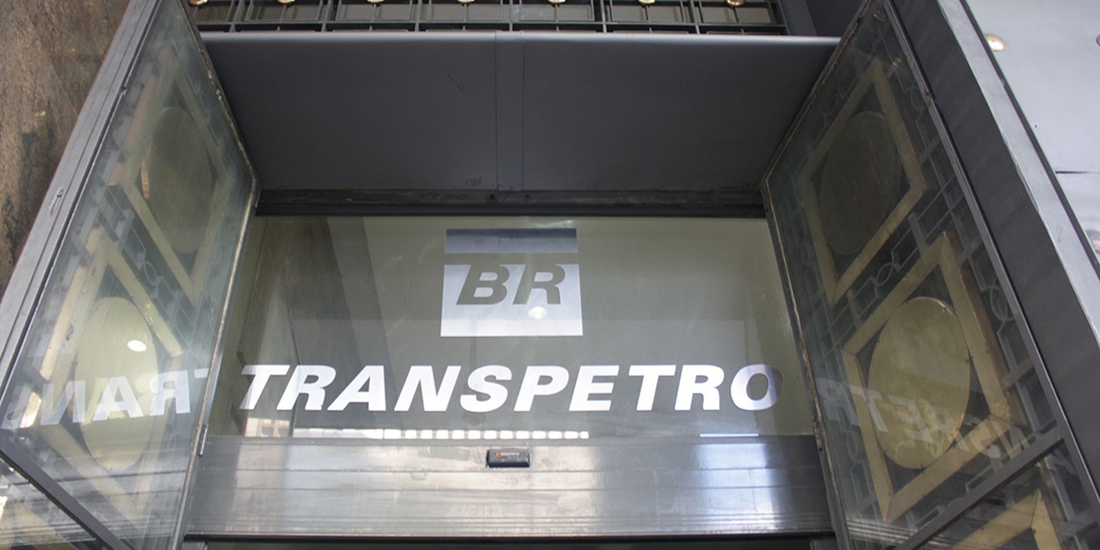 transpetro-abre-concurso-publico-com-salario-inicial-de-ate-r$-15-mil