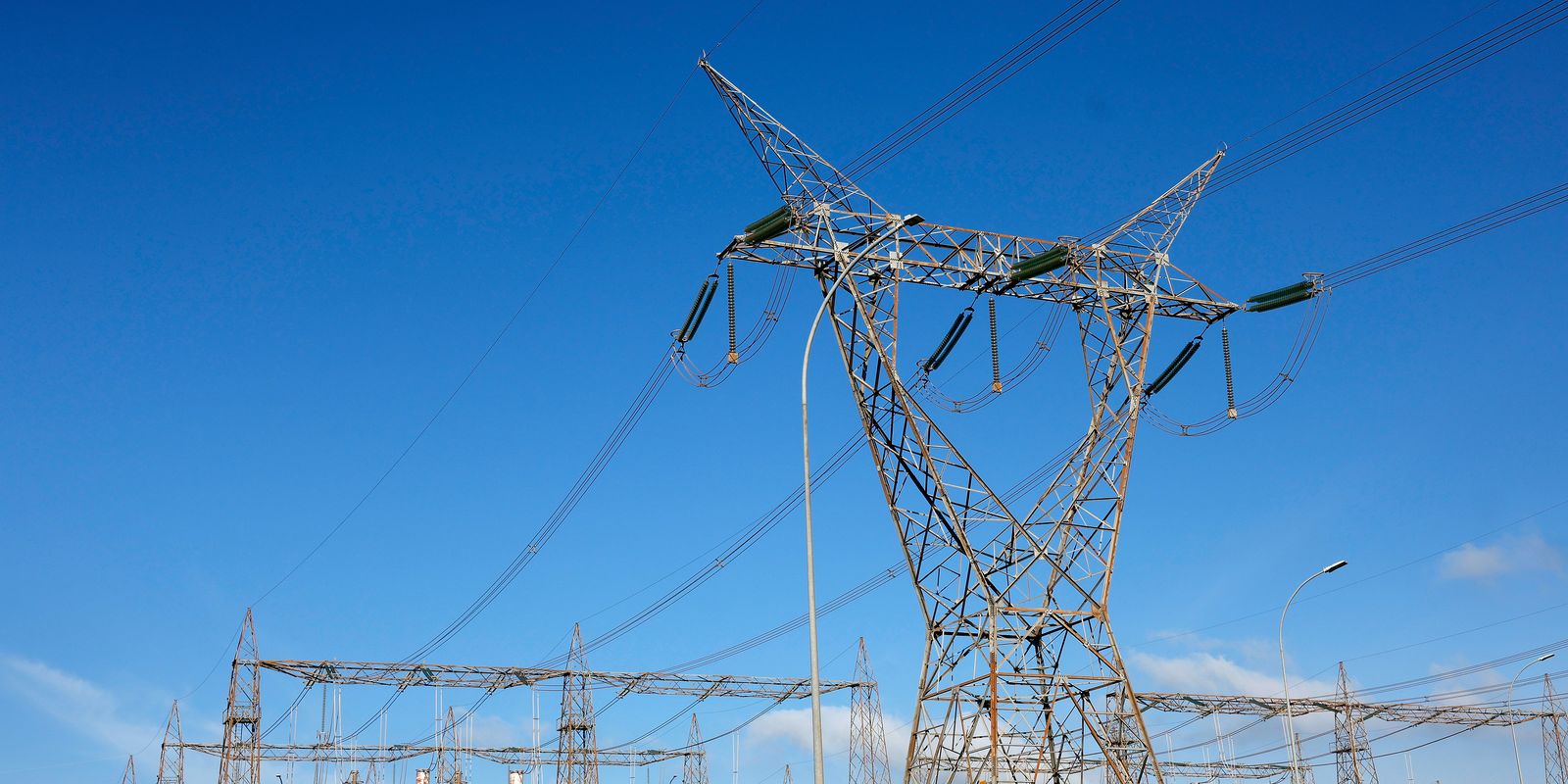 consumidores-poderao-escolher-fornecedores-de-energia-a-partir-de-2027