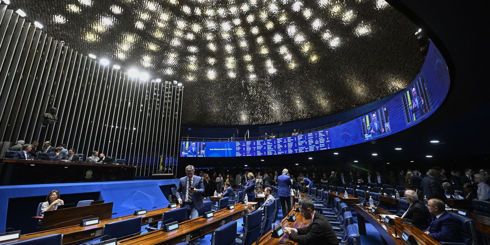 senado-aprova-emprestimos-de-us$-1,8-bi-para-estados-e-municipios