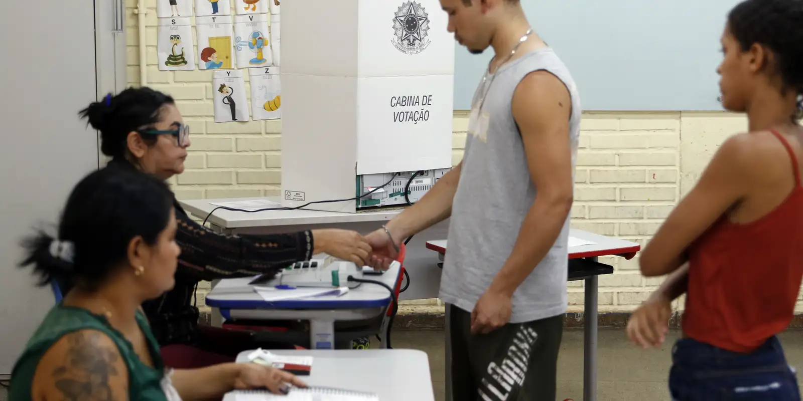 com-envelhecimento-da-populacao,-eleitorado-jovem-recua-22%-em-16-anos