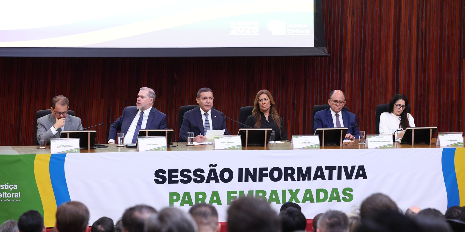 presidente-do-tse-defende-urna-eletronica-em-reuniao-com-embaixadores