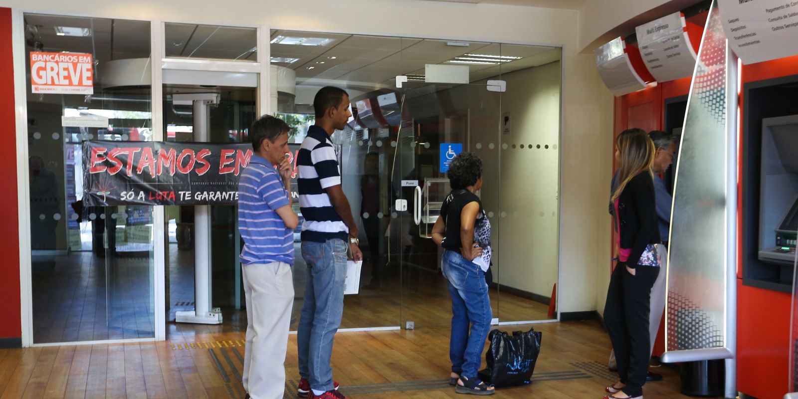 bancarios-fazem-paralisacao-nacional-de-24-horas-nesta-quinta-feira