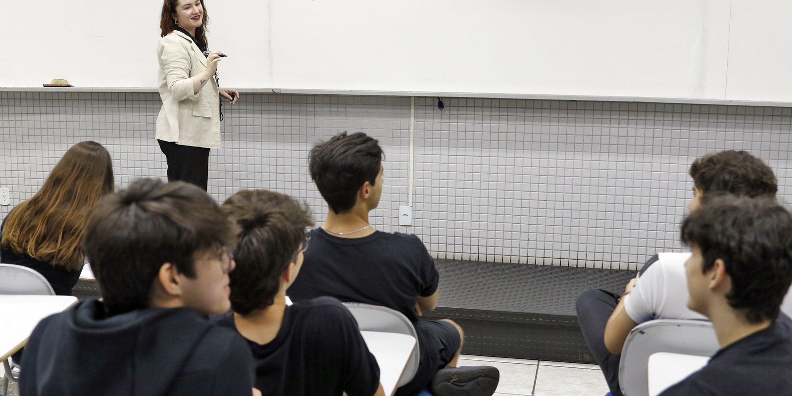 mais-de-625-mil-pessoas-fazem-a-prova-nacional-docente-neste-domingo
