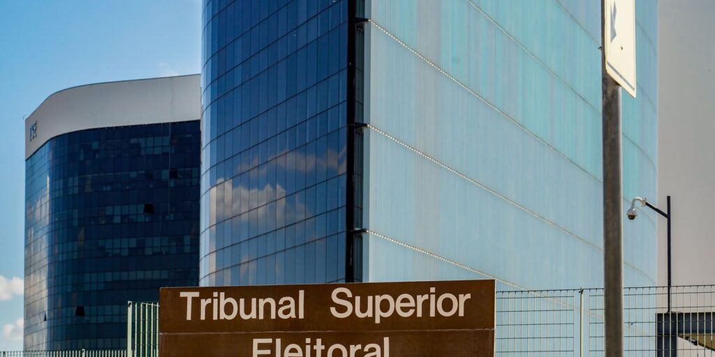 tse-forma-maioria-para-manter-retirada-de-posts-sobre-nossa-senhora