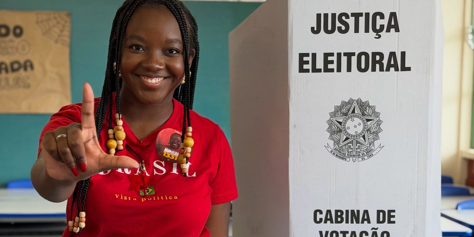 deputada-federal-mais-jovem-eleita-tem-21-anos-e-e-de-minas-gerais
