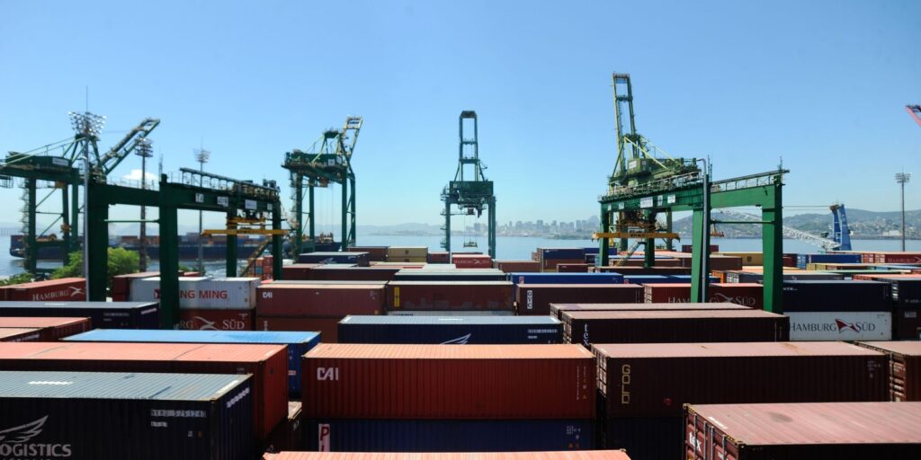 balanca-comercial-tem-superavit-de-us$-7,74-bilhoes-em-setembro