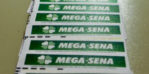 mega-sena-acumula-para-r$-100-milhoes;-confira-os-numeros-sorteados