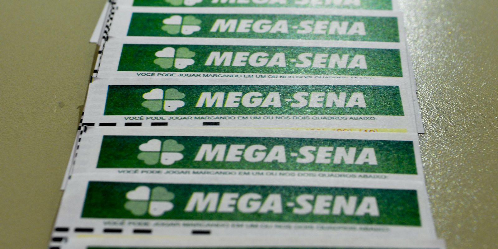 mega-sena-acumula-para-r$-100-milhoes;-confira-os-numeros-sorteados