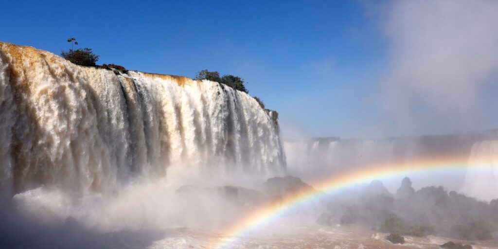 vazao-das-cataratas-do-iguacu-chega-a-13-milhoes-de-litros-por-segundo