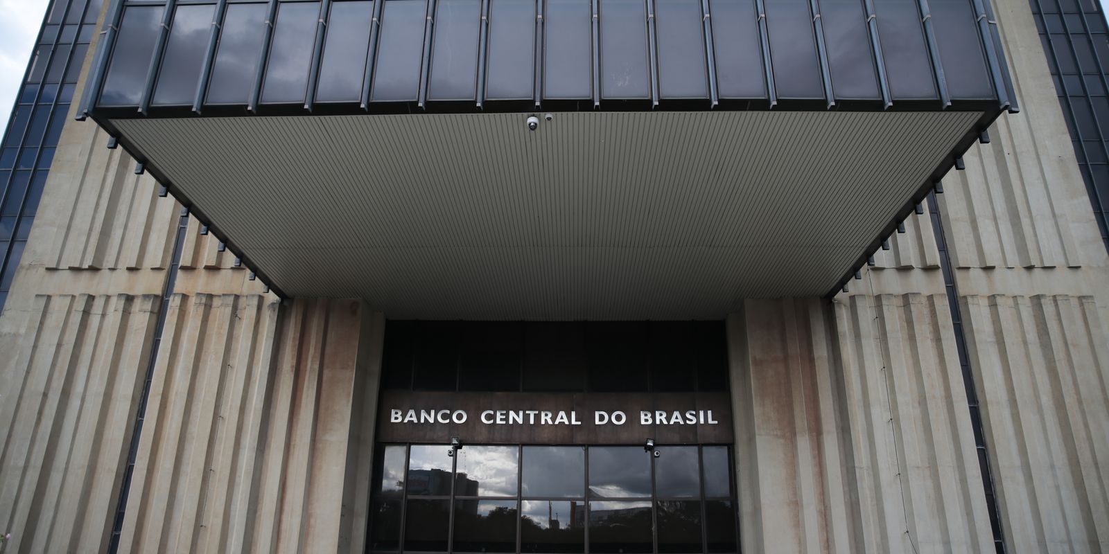 tcu-aprova-contas-do-bc-de-2025-apos-desvincular-processo-do-master