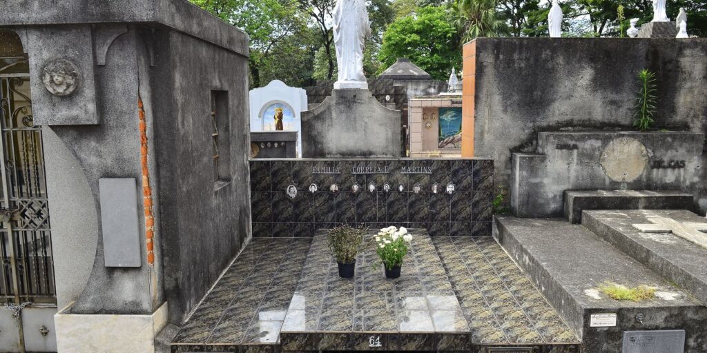 policia-de-sp-investiga-venda-de-dados-de-mortos-a-funerarias
