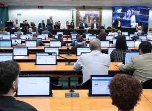 comissao-da-camara-aprova-reducao-da-maioridade-penal-para-16-anos