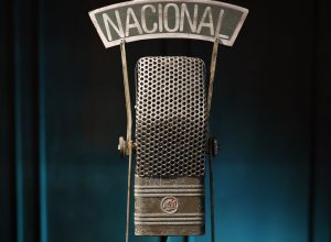 no-mundo-da-bola-recorda-momentos-epicos-do-esporte-na-radio-nacional