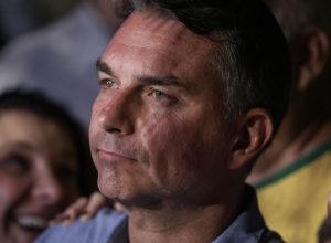 mendonca-multa-flavio-por-impulsionar-post-negativo-contra-lula